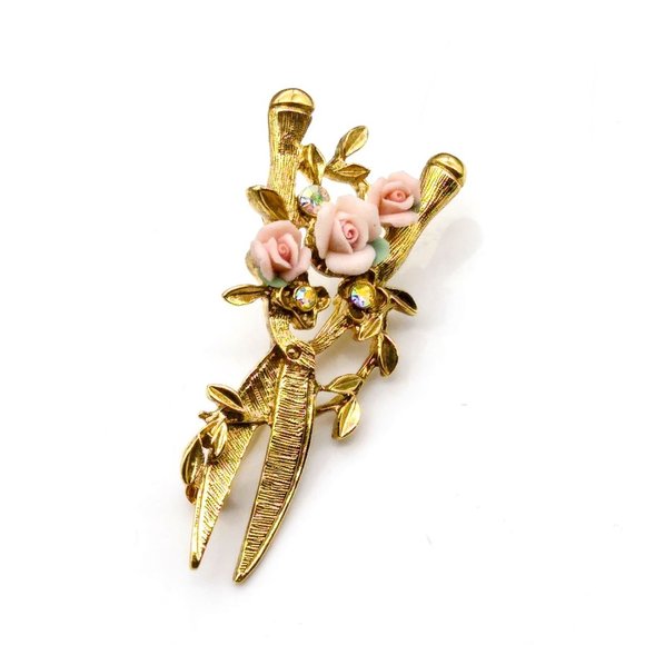 1928 Roses and Gardening Shears Brooch, Vintage Romantic Lapel Pin with Bisque - Picture 1 of 3
